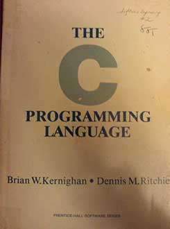 programspråket c skapades av Dennis Ritchie 