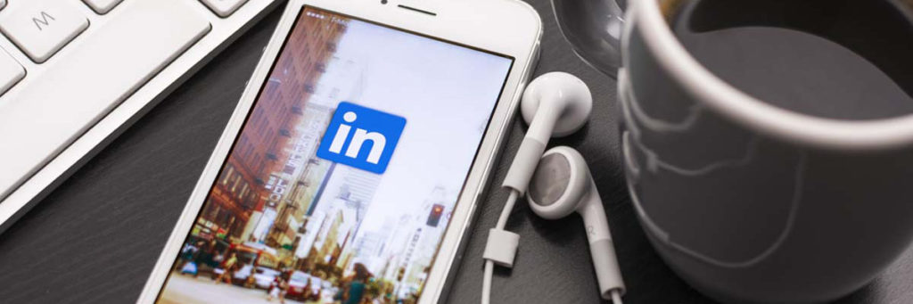 Tips kring din profil på Linkedin som gör att du sticka ut när du söker jobb inom IT och digital utveckling på LinkedIn.
