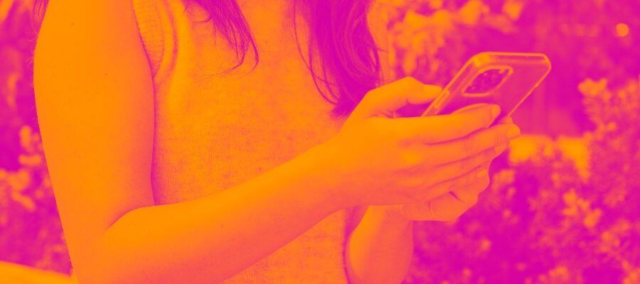 Svara på vår jobbundersökning på Ada Digital och visa vad du (egentligen) tycker om AI, lönevillkor och framtidens digitala jobb